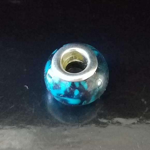 Glass bead - Picture 1 of 3